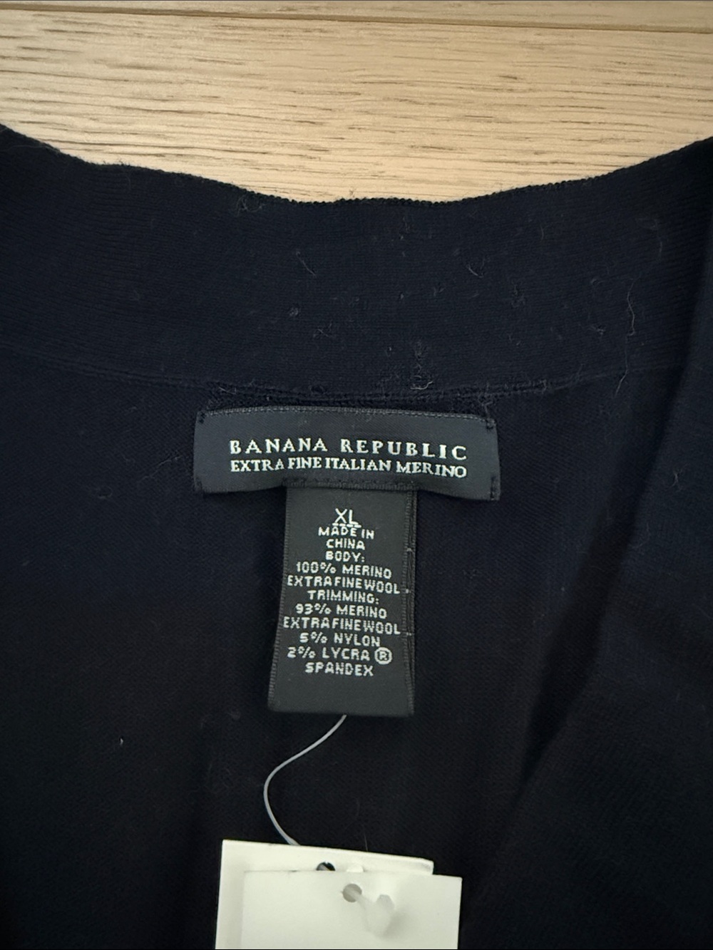 Banana Republic Sweater - Picture 4 of 4